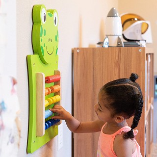 Wall game - abacus - frog
